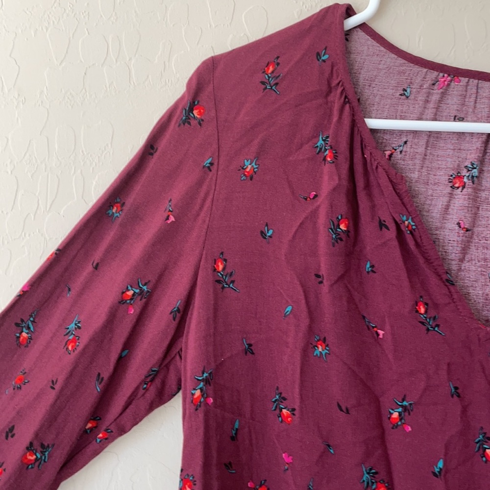 Old Navy long sleeve-open neck Burgundy Floral Top S